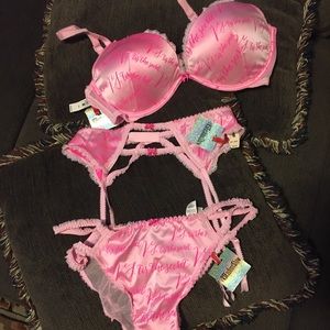 Victoria’s Secret 36D Limited edition set sz Large